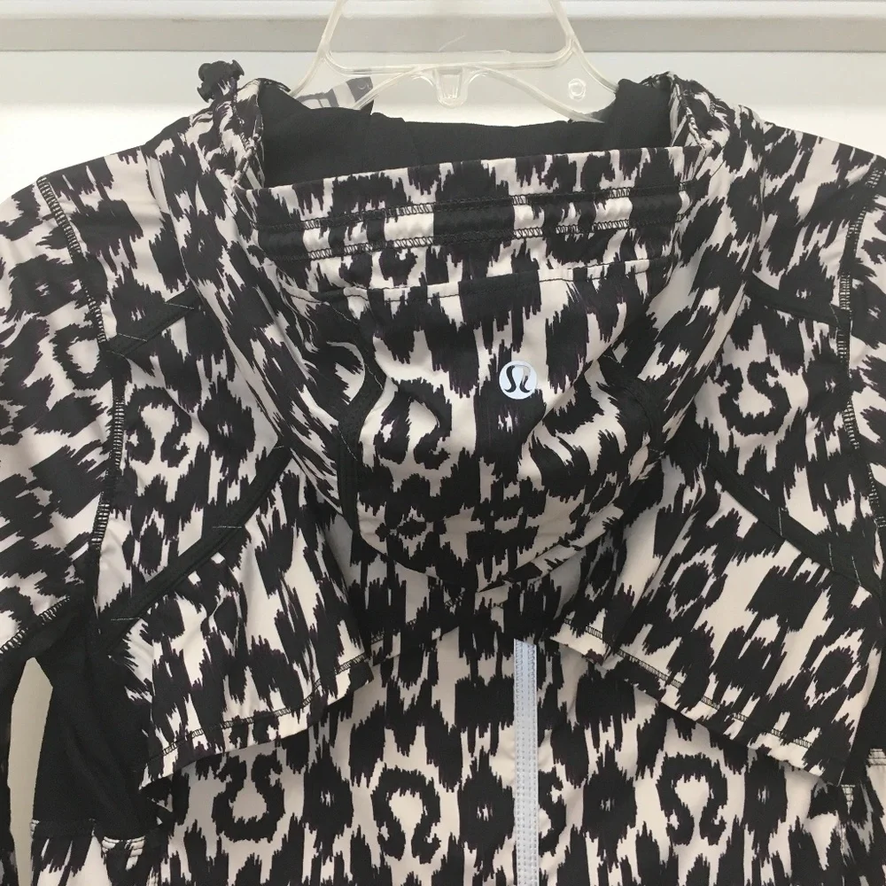 Lululemon Willpower 1/2 Zip Pullover Jacket Sprinkler Ikat EUC - Picture 9 of 12